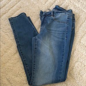Refuge women’s skinny jeans size 4 EUC. Worn once